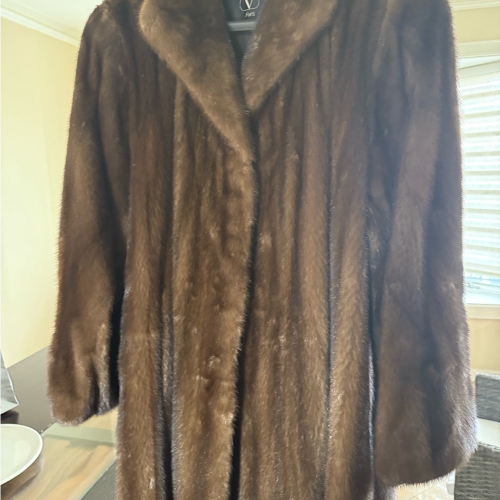 Brown Teddy Jacket with Plush Collar and Full-Length Sleeves